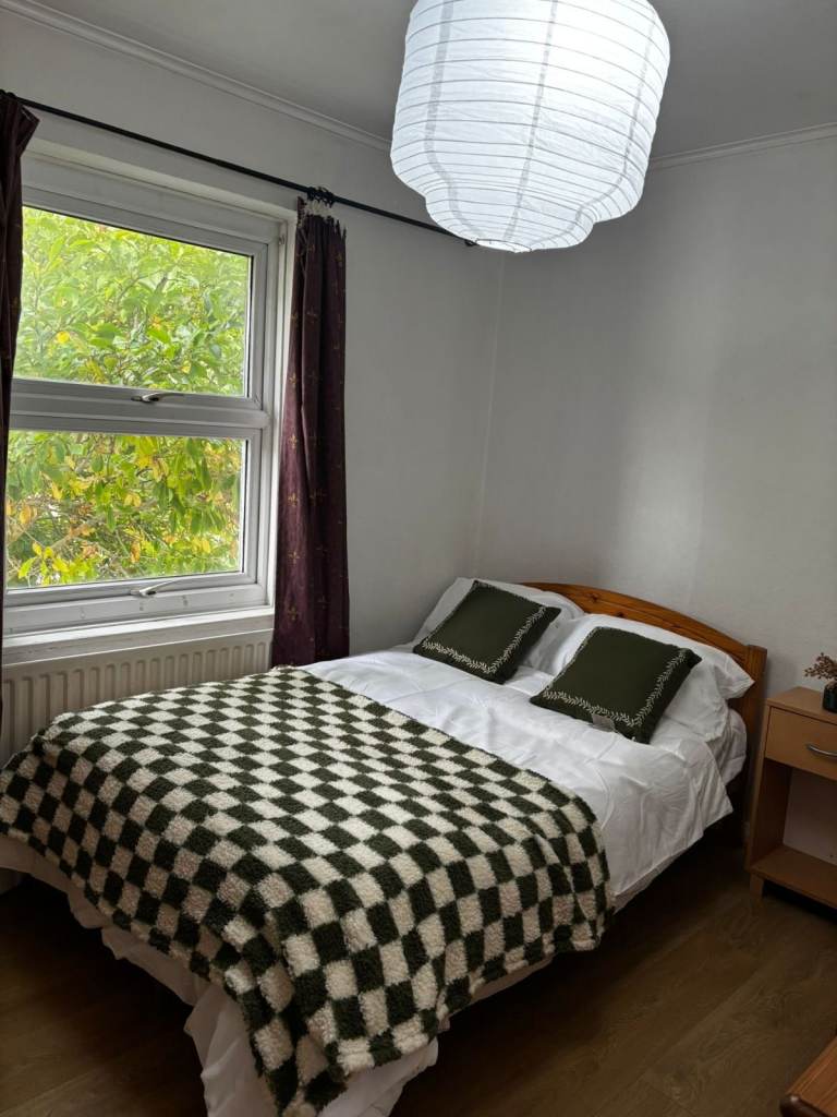 Large Double | Bills & Cleaner Inc | No Deposit