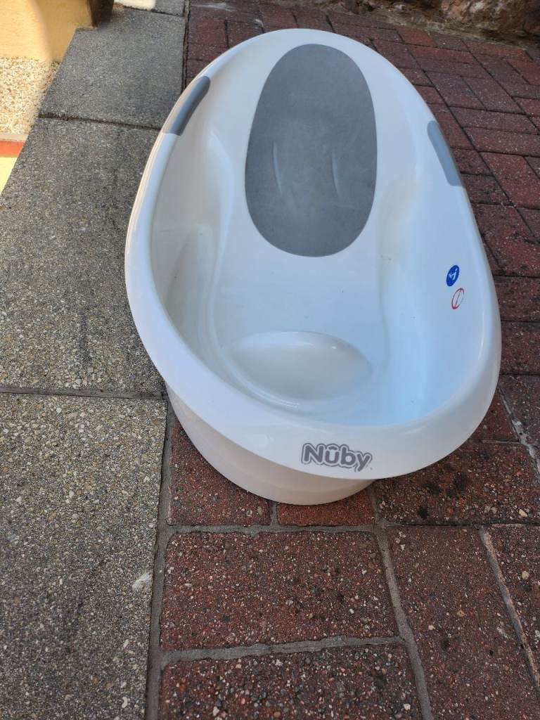 Nuby Baby Bath – White, As Good As New