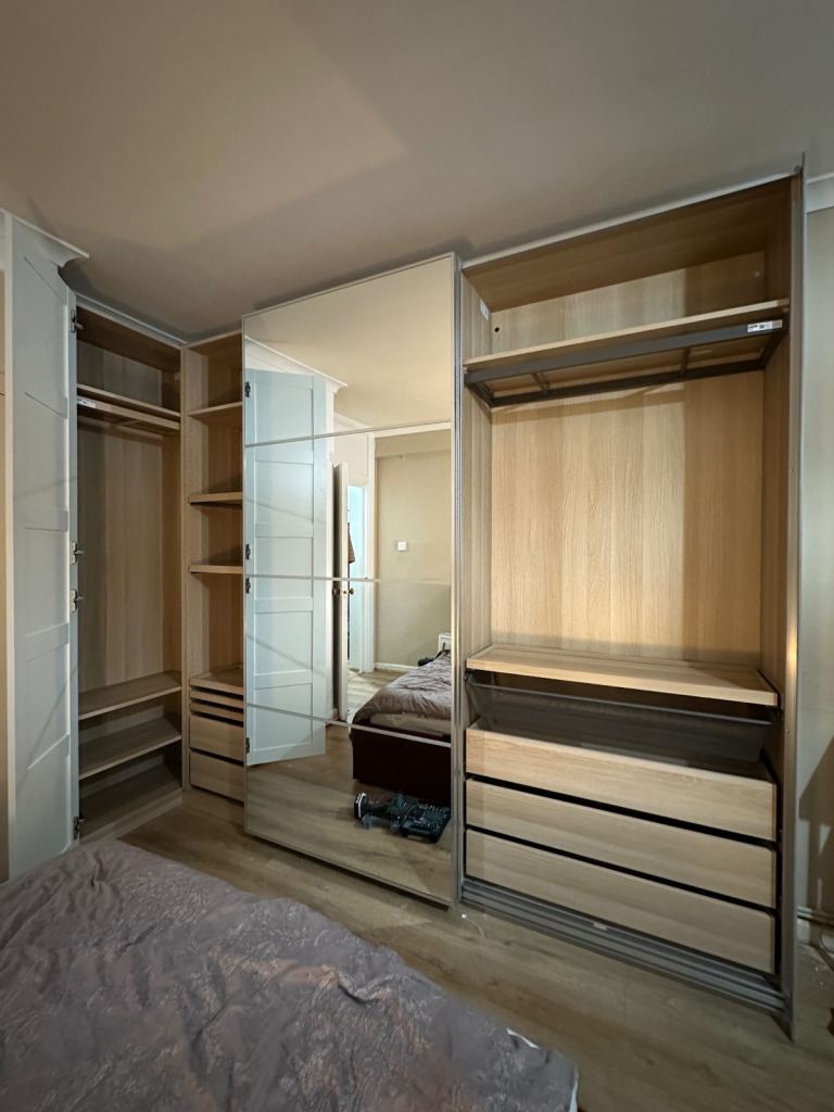 Handyman, Wall panelling, Wallpaper, Mural, TV wall Mounting, Flooring, Furniture Assembly 
