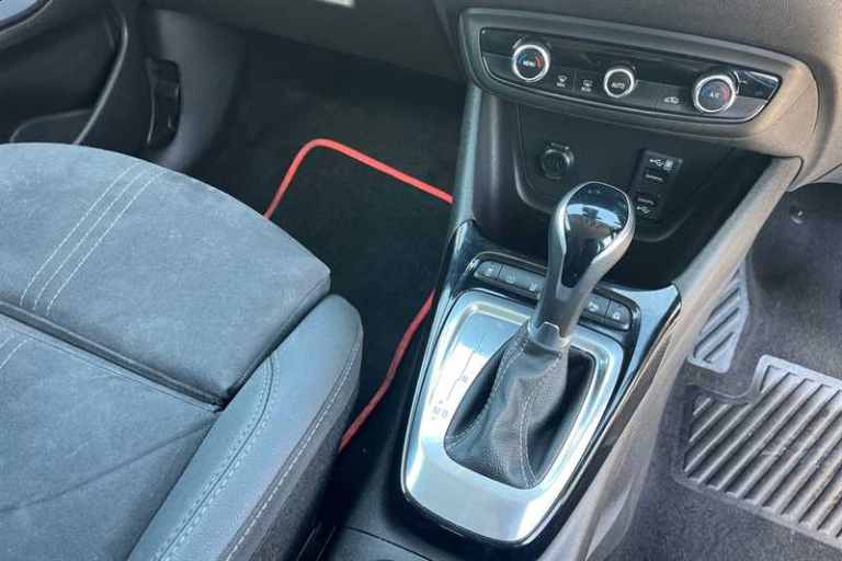 2022 Vauxhall Crossland 1.2 Turbo Ultimate SUV 5dr Petrol Auto Euro 6 (s/s) (130 ps) SUV Petrol A...