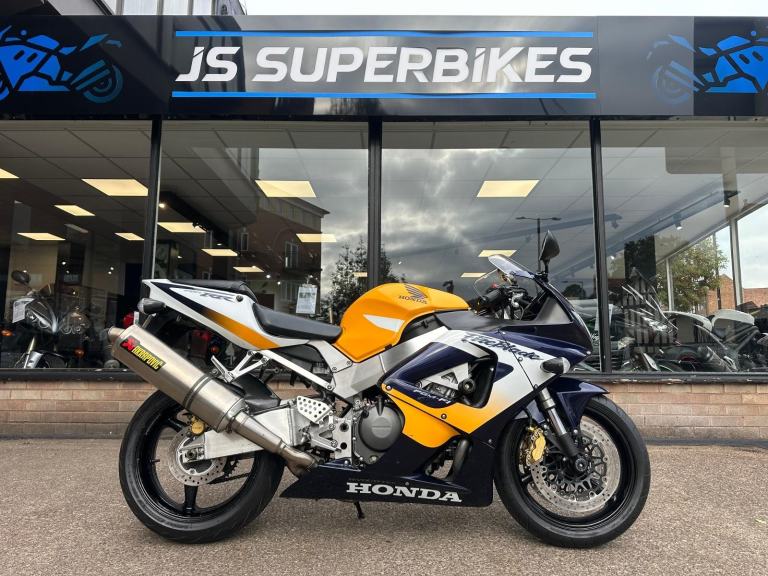 HONDA CBR900RR 929 FIREBLADE 2000 - AKRAPOVIC EXHAUST - 23690 MILES