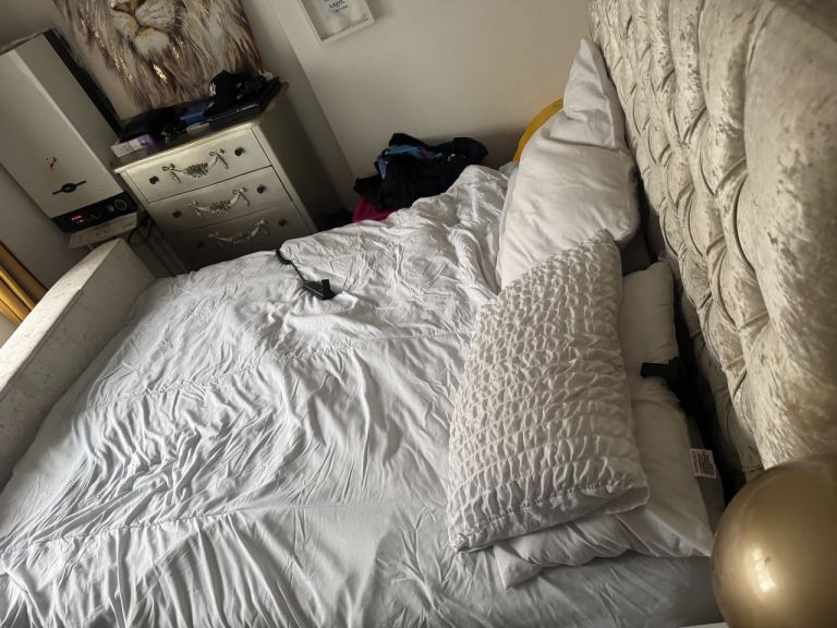 Super king tv bedframe