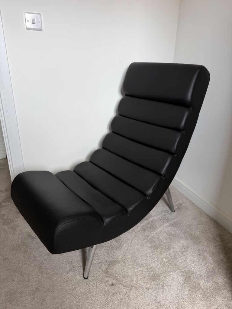 Stylish Black Leather Armchair – Good Condition