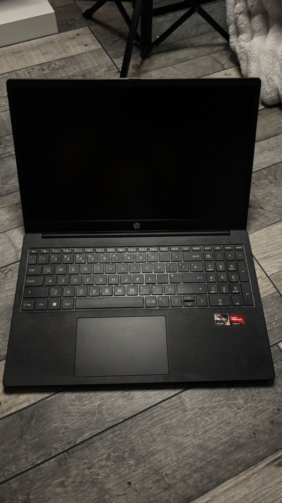 image for HP Laptop 15-fc0017na 15.6in AMD Ryzen 5 8GB 256GB