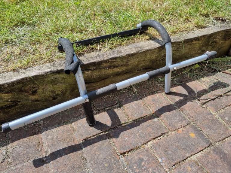 Pull up bar