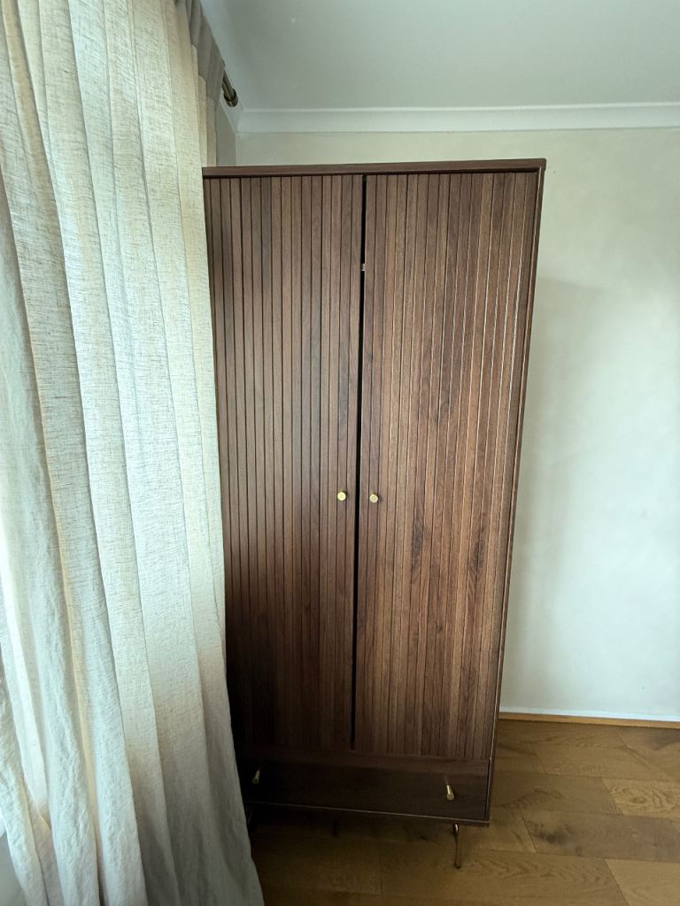 Dark wood wardrobe in excellent condition