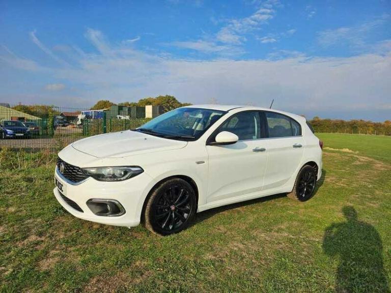 Fiat Tipo LOUNGE petrol ulez white hpi clear hatchback