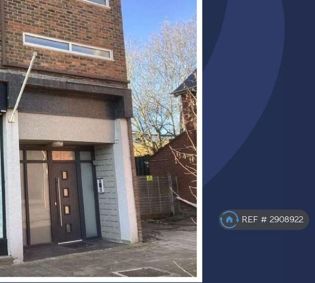 2 bedroom flat in Oatsheaf Parade, Fleet, GU51 (2 bed) (#2908922)