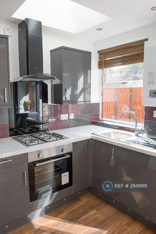 1 bedroom flat in Pennywell Heights, Bristol, BS5 (1 bed) (#2949915)