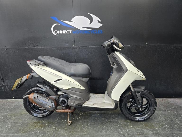 PIAGGIO TYPHOON 50 50CC PROJECT SCOOTER HPI CLEAR 