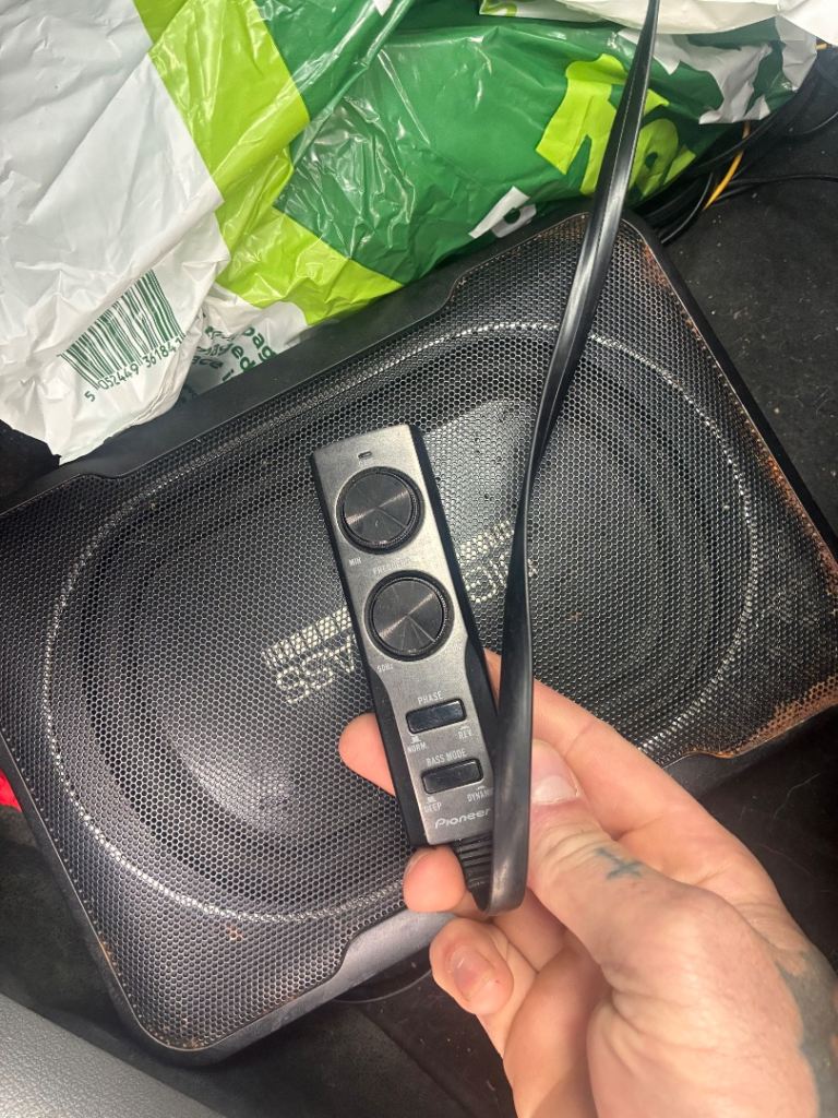 Underseat  sub