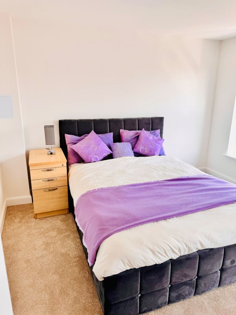 Double bedroom available 