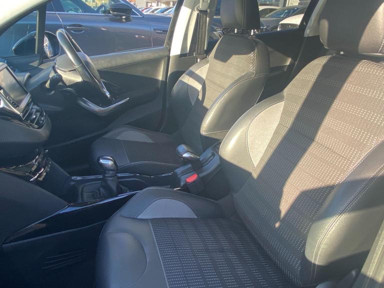 2018 Peugeot 2008 1.2 PureTech Allure Premium 5dr [Start Stop] HATCHBACK PETROL Manual