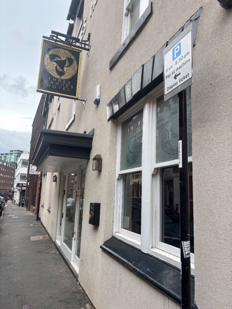 PREMIUM BAR / CAFÉ BUSINESS OPPORTUNITY – CENTRAL LOCATION