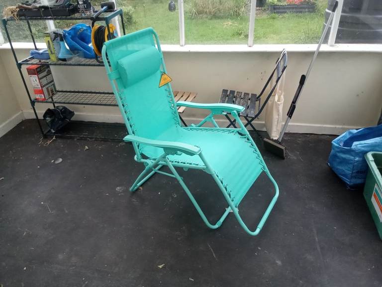 Zero Gravity sun lounger 