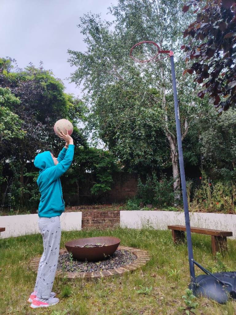 Sturdy Outdoor Basketball Hoop – Regulation Height 3.05m + FREE Netball – £35 – (Collection Only)