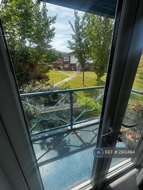 1 bedroom flat in Park Drive, Longfield, DA3 (1 bed) (#2912494)