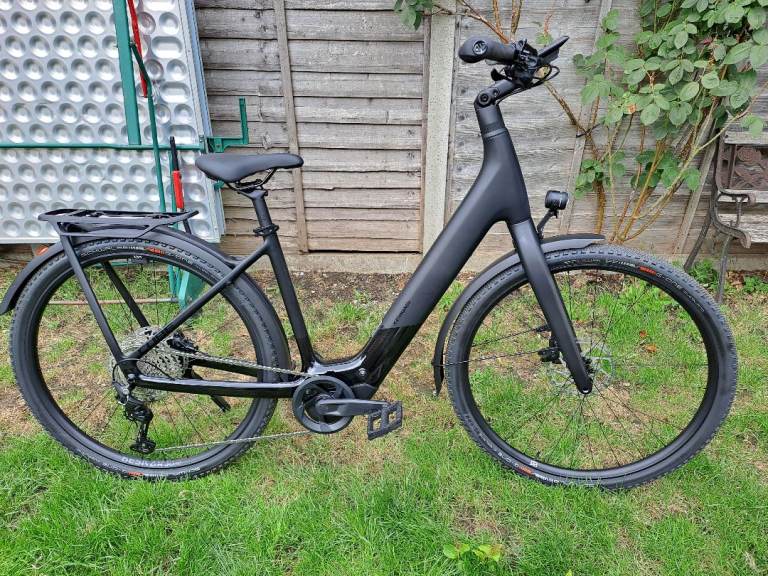 New RRP £3999 Cube Kathmandu Hybrid C:62 SLX 400X carbon fibre E-bike, premium electric bike