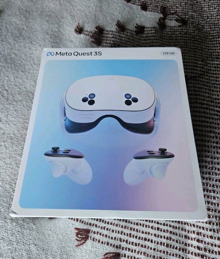 image for Meta quest 3s vr gaming headset 128gb NEW