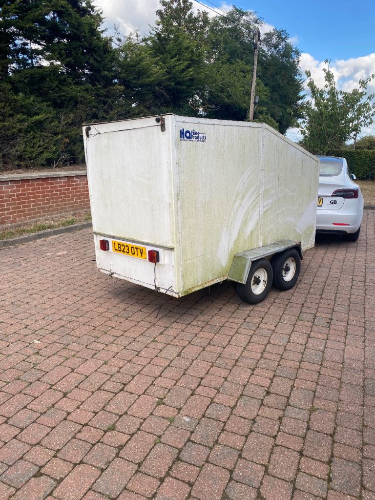 Trailer 8x4 twin axle 