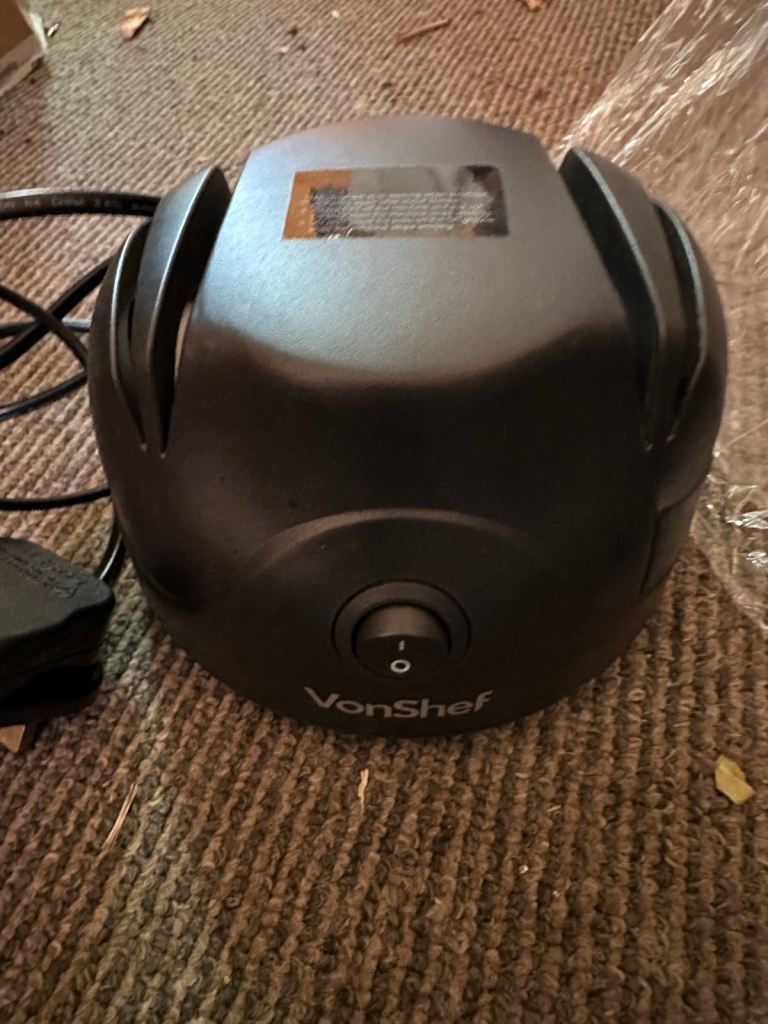 Knife sharpener