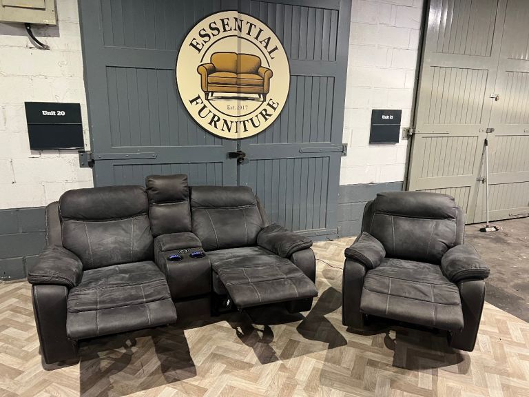 Leather electric recliner sofa with speakers and chargers, FREE DELIVERY 