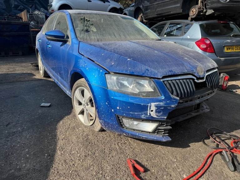 Skoda Octavia MK3 Hatchback 2014 1.6 D *Breaking Spare* BLUE