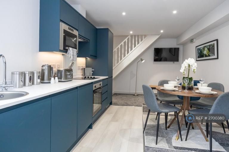 2 bedroom flat in West End Road, Morecambe, LA4 (2 bed) (#2700380)