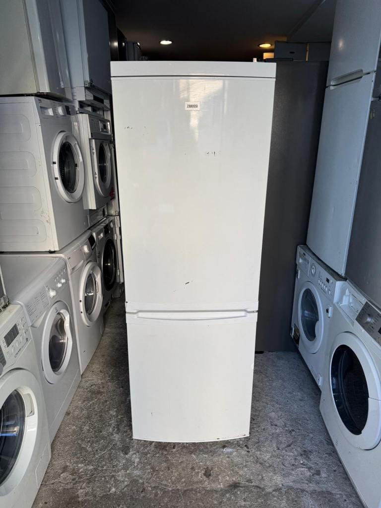 Zanussi White Colour Freestanding Fridge Freezer With Free Delivery 🚚