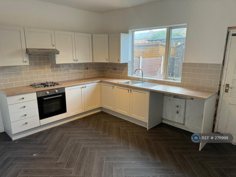 2 bedroom house in Sumner Street, Atherton, Manchester, M46 (2 bed) (#2711999)