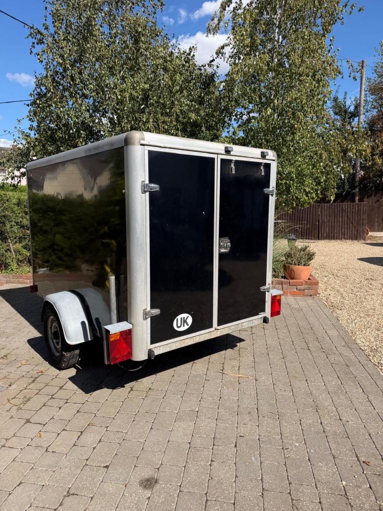 Box trailer