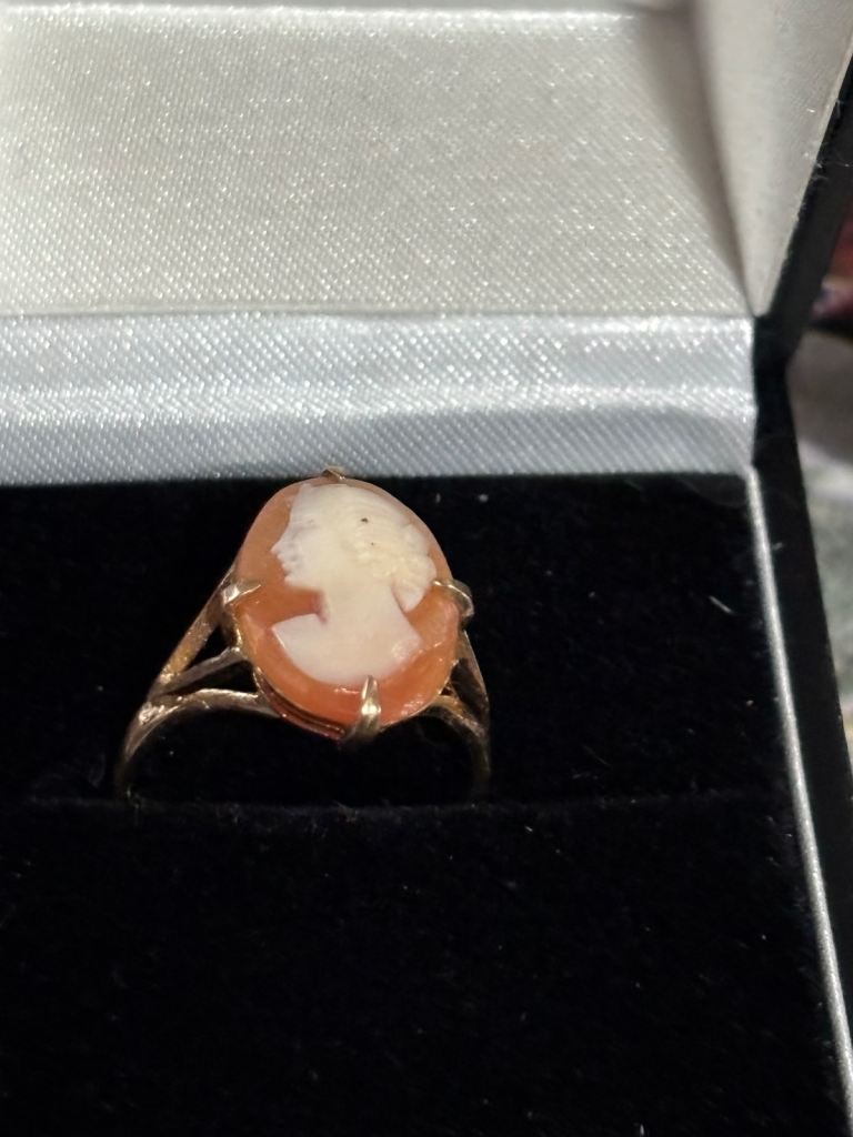 Vintage 9 Karat Gold Cameo Ring