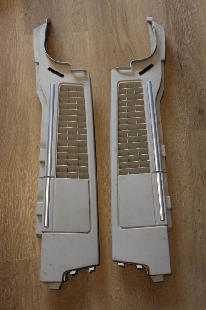 Range Rover L322 / Load Compartment Trim LR023846 & LR023851 