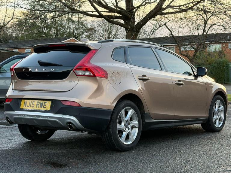 2015 Volvo V40 Cross Country 2.0 D4 Lux Nav Euro 6 (s/s) 5dr HATCHBACK Diesel Manual