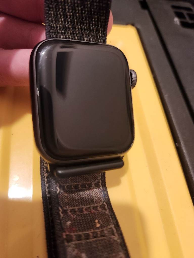 Apple Watch Series 4 (A1977) - Black, 68% Battery Capacity