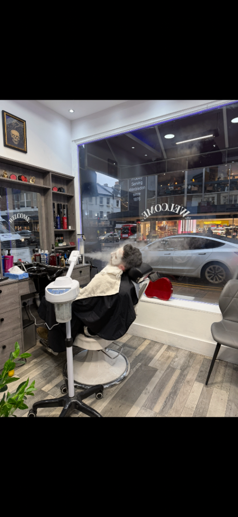 💎 Premium Beauty Room for Rent – Wimbledon (Bills Included)