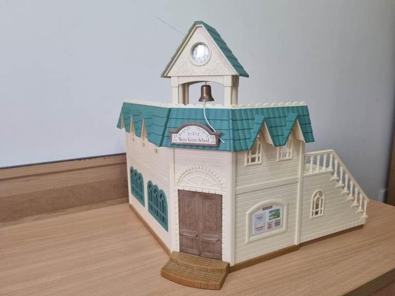 Sylvanian Families Berry Grove School 