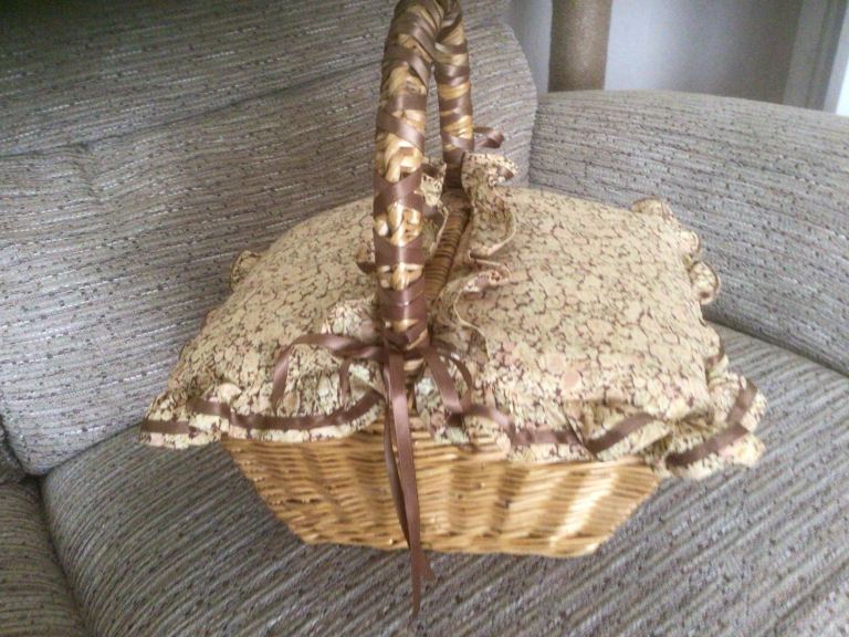 Wicker Sewing Basket with Fabric Lid – Good Condition