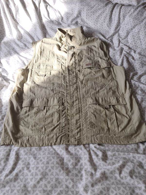 TCM Nature Trail utility fishing camping vest/ gilet very generous xl 5 external+3 internal pockets