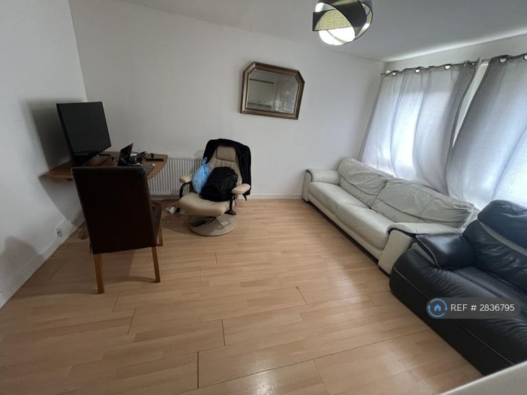 1 bedroom flat in Mcdonald Court, Aberdeen, AB24 (1 bed) (#2836795)