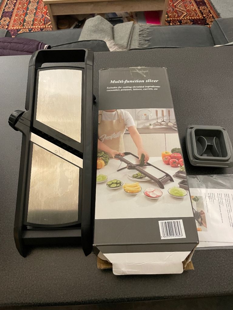 Super sharp multifunctional slicer/ mandolin 