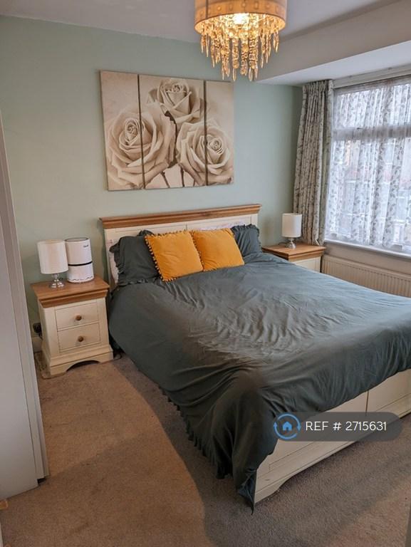 3 bedroom house in St Albans Avenue, London, E6 (3 bed) (#2715631)