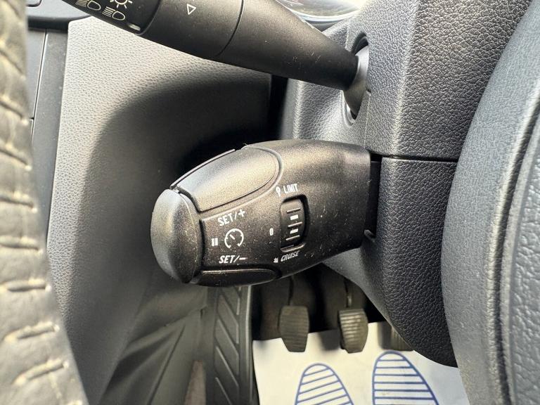 2011 Peugeot 5008 1.6 HDI FAP 112 Family Estate Diesel Manual