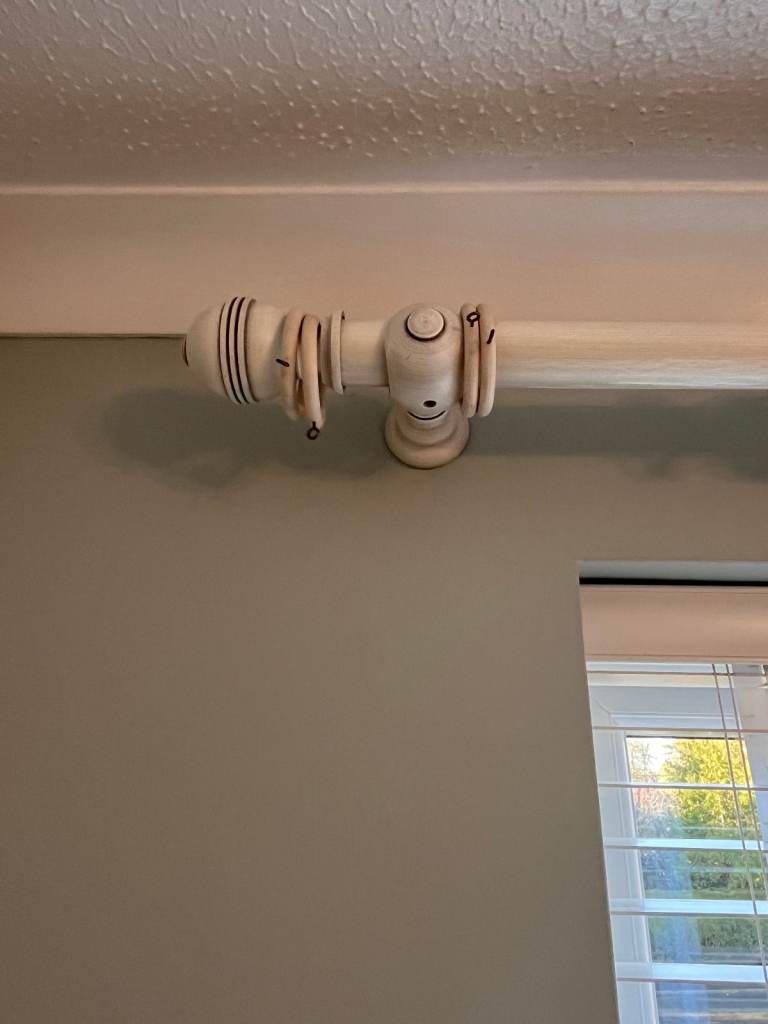 FREE- Distressed Ivory Curtain pole and rings