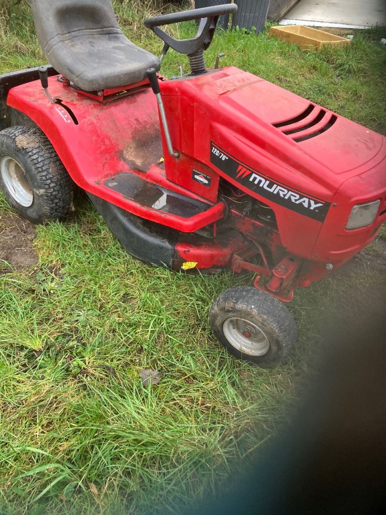 Ride on mower 