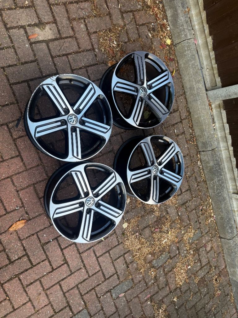 Volkswagen alloy wheels Cadiz r18 5x118 Golf r no tyres