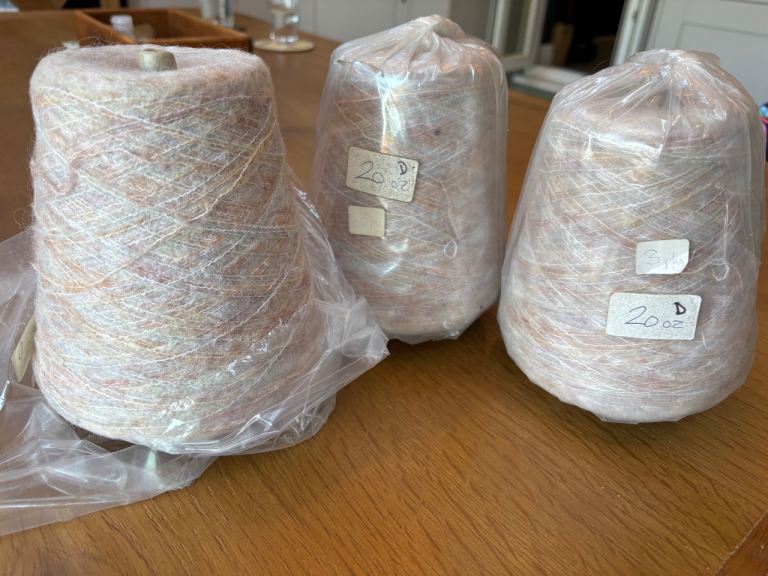 Machine knitting wool