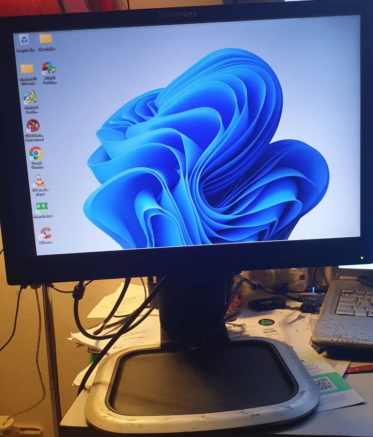 Lenovo ThinkVision LT1952PWD 19-inch Flat Panel Monitor