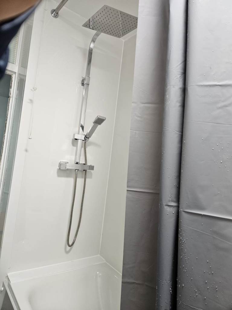 single furnished room