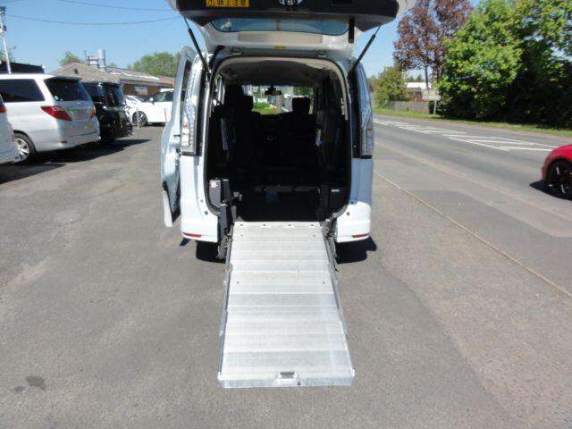  Nissan Serena WAV SLOPER WHEEL CHAIR ACCESS Petrol Automatic
